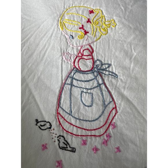 Vintage Hand Embroidered Child’s Quilt – Blue & White Precious Moments Style - Picture 5 of 16
